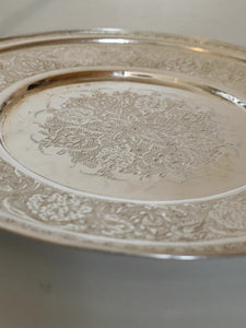 Assiette en argent 900 finement ciselée, Iran XXème