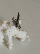 Charger l&#39;image dans la galerie, Pendentif petit aigle en argent
