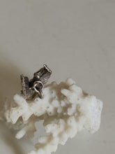 Charger l&#39;image dans la galerie, Pendentif petit aigle en argent
