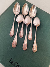 Charger l&#39;image dans la galerie, Jezler roseau série de 6 cuillères à dessert en argent 0800 , début XXÈME avec monogramme
