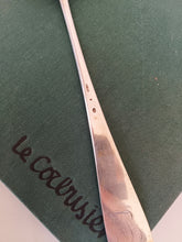 Charger l&#39;image dans la galerie, Rare grande louche en argent massif , travail Genevois XIXE orfèvre Ramu

