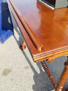 Ravissante table de lecture Anglaise XIXE Victorien, dite table d'architecte. Fait aussi une magnifique console (surtout) . En acajou massif parfait état .