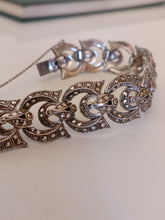 Charger l&#39;image dans la galerie, Henry Birks Montréal bracelet en argent Sterling serties Marcassite vers 1920-1930 parfait état
