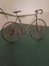 Charger l&#39;image dans la galerie, Petit vélo en argent massif et doré
