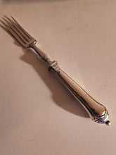 Charger l&#39;image dans la galerie, Rare fourchette Autriche Hongrie début XIXÈME région Tchécoslovaquie. Manche en argent plein
