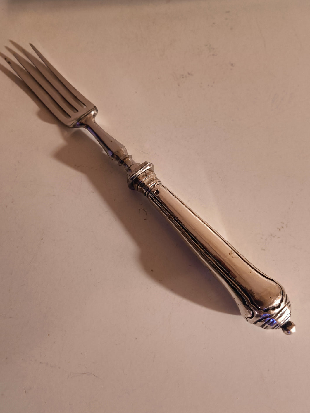 Rare fourchette Autriche Hongrie début XIXÈME région Tchécoslovaquie. Manche en argent plein