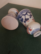 Charger l&#39;image dans la galerie, Paire de petit vase japonais Imari, début XXÈME
