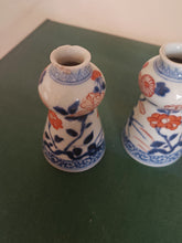 Charger l&#39;image dans la galerie, Paire de petit vase japonais Imari, début XXÈME

