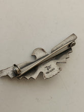 Charger l&#39;image dans la galerie, Broche aigle en argent et turquoise, Amérique du Nord probablement Navarro milieu XXÈME
