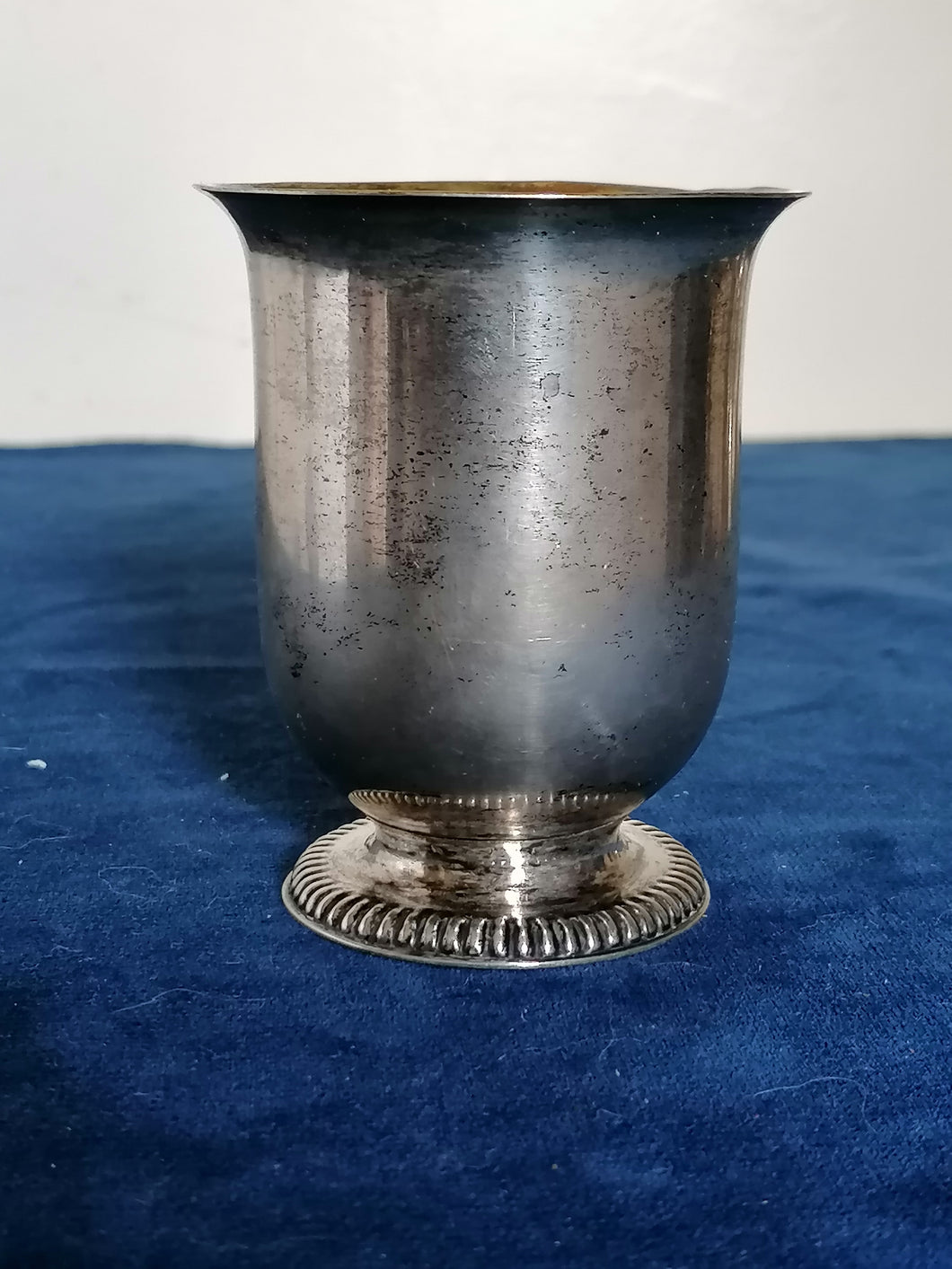 Vieux lausanne Orfèvre lecomte XIXème gobelet en argent massif, intérieur doré. Parfait état et sans monogramme. 