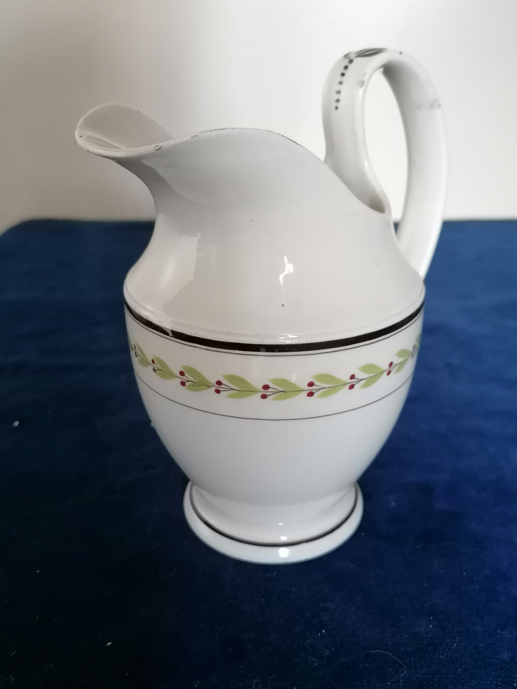 Pot à lait en faïence de carouge ancienne , peint à la main en parfait état