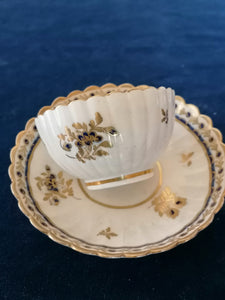 Caughley porcelaine Anglaise XVIIIème, bol à thé et sous coupe, décors bleuet