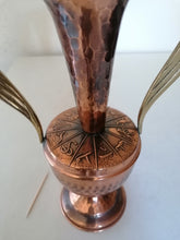 Charger l&#39;image dans la galerie, Vase en cuivre hébreux, probablement pour rituel avec décors traditionnel 
