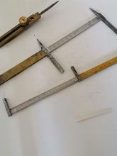 Charger l&#39;image dans la galerie, Ancien outils de mesure fait main laiton et acier
