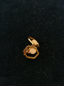 Paire de clou d'oreille doré fantaisie, parfait état 