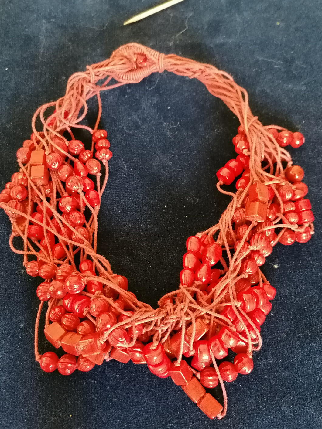 Collier perles de verres rouge ethno 