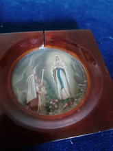 Charger l&#39;image dans la galerie, Miniature peinte, l&#39;apparition de la Vierge à lourde début XXème
