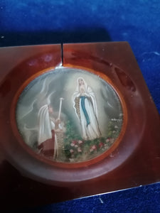 Miniature peinte, l'apparition de la Vierge à lourde début XXème