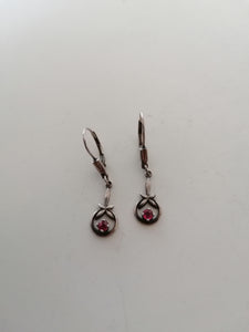 Paire de boucle d'oreille en argent massif, avec cristal taillé