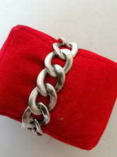 Charger l&#39;image dans la galerie, Bracelet gourmette argent massif, début XXème. maille pleine

