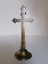 Charger l&#39;image dans la galerie, Crucifix en bronze XIXème manque le Christ
