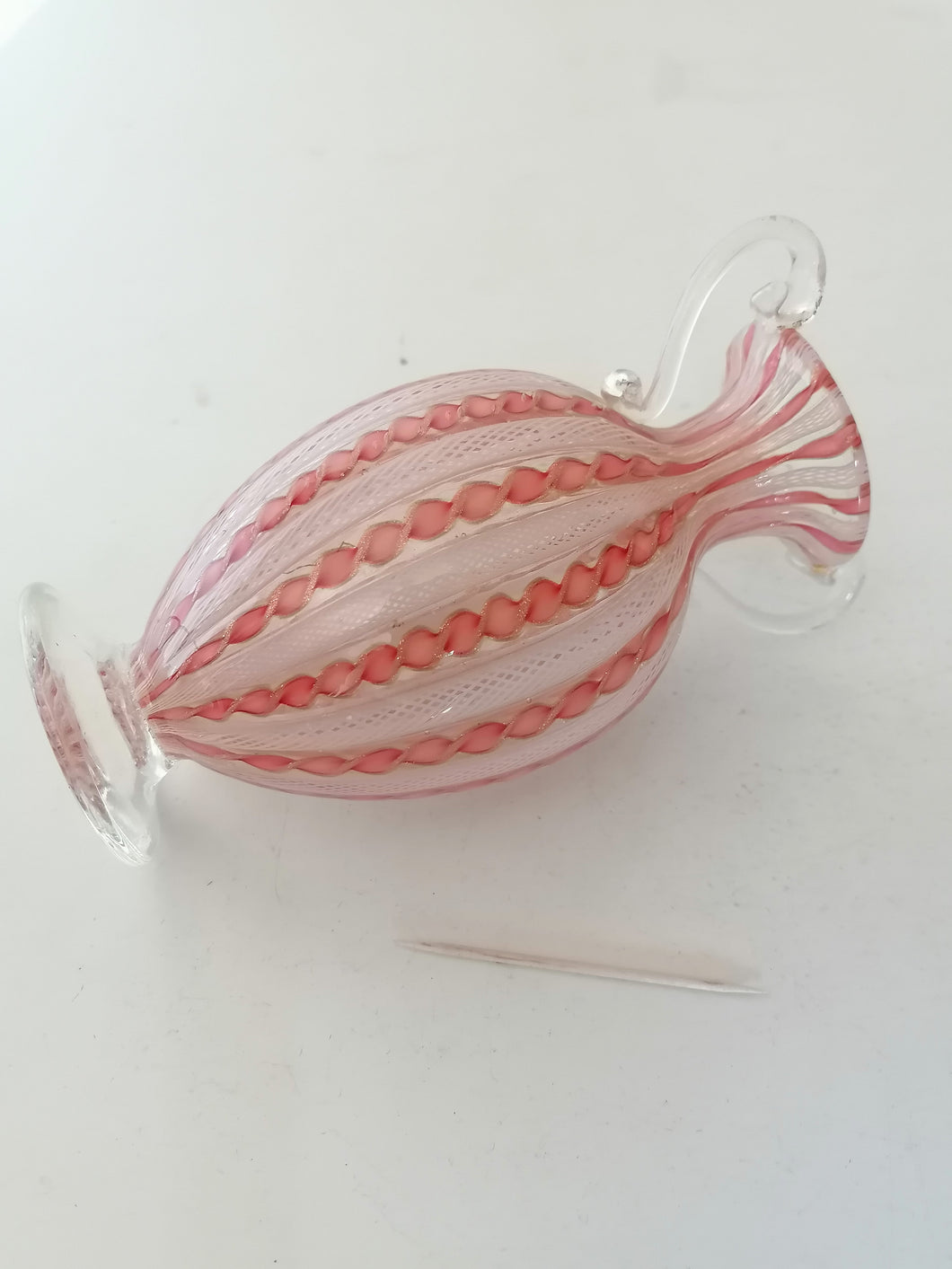 Petit vase en verre soufflé de murano, XXème