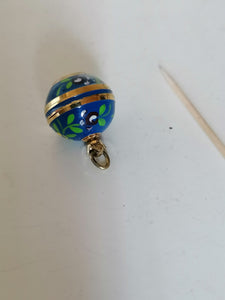 Montre boule pendentif vintage, mouvement mécanique fonctionne. Peinture émailé à la main