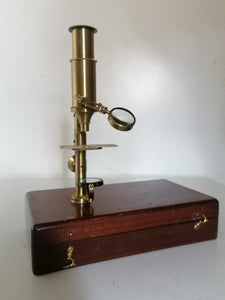 Microscope de voyage fin XIXe , fonctionne. Avec son contenu. Coffret en acajou 