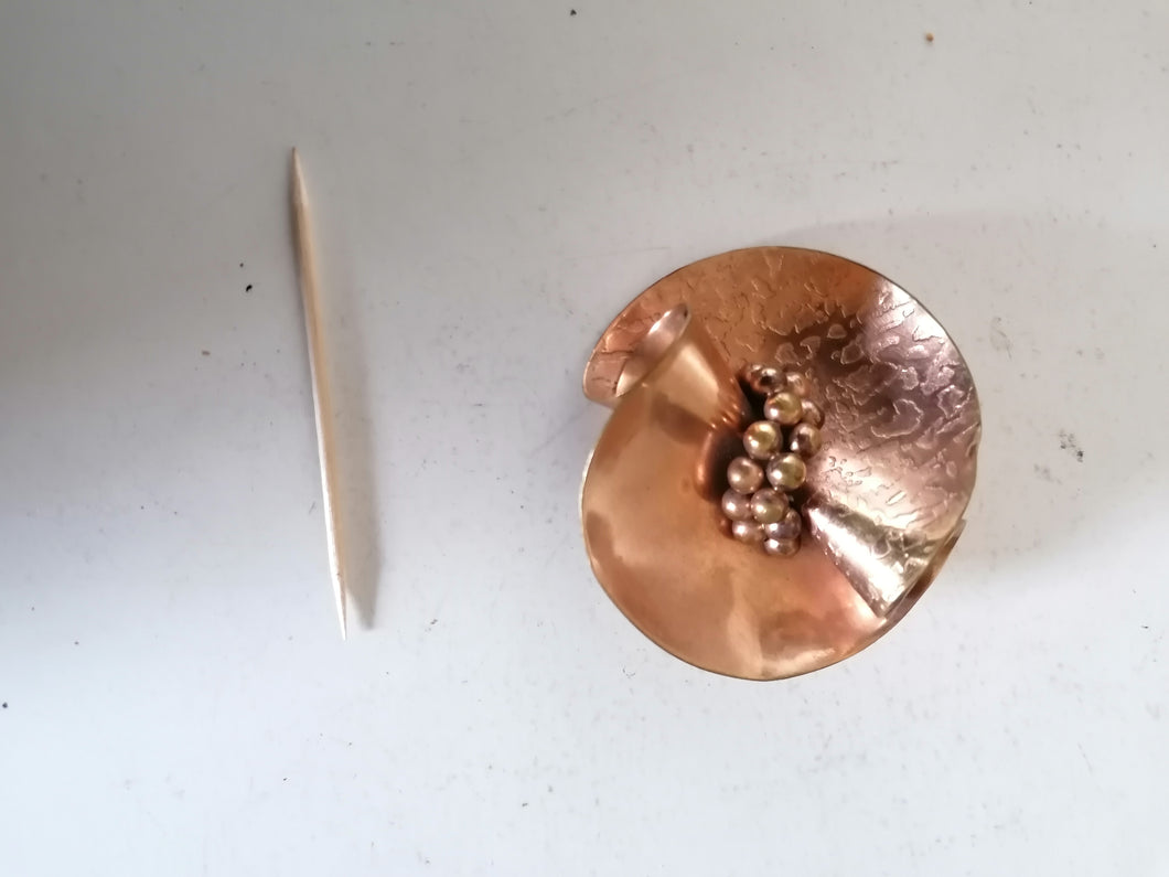 Broche en cuivre, bijoux vintage 1960-1970