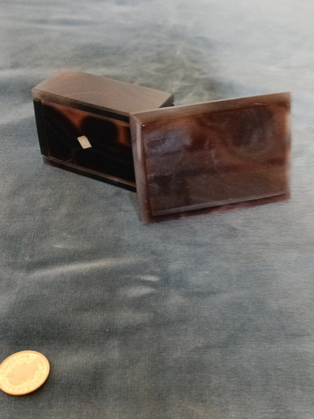 Petit boîte en pierre d'agate . Parfait état