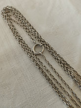 Charger l'image dans la galerie, Chaîne sautoir de montre en argent massif vers 1930
