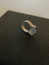 Charger l&#39;image dans la galerie, Bague dé de jeux en argent
