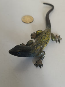 Lezard bronze de Vienne peint à la main et signé début Xxème , longueur 12cm