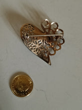 Charger l'image dans la galerie, Broche ancienne en argent entièrement faite à la main .vers 1900
