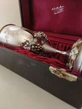 Charger l&#39;image dans la galerie, Grande coupe en argent massif XIX ème, offerte pour des noces d&#39;or . Avec inscription famille Nicolet Sandoze 1835-1885 , 50 ans de Mariage
