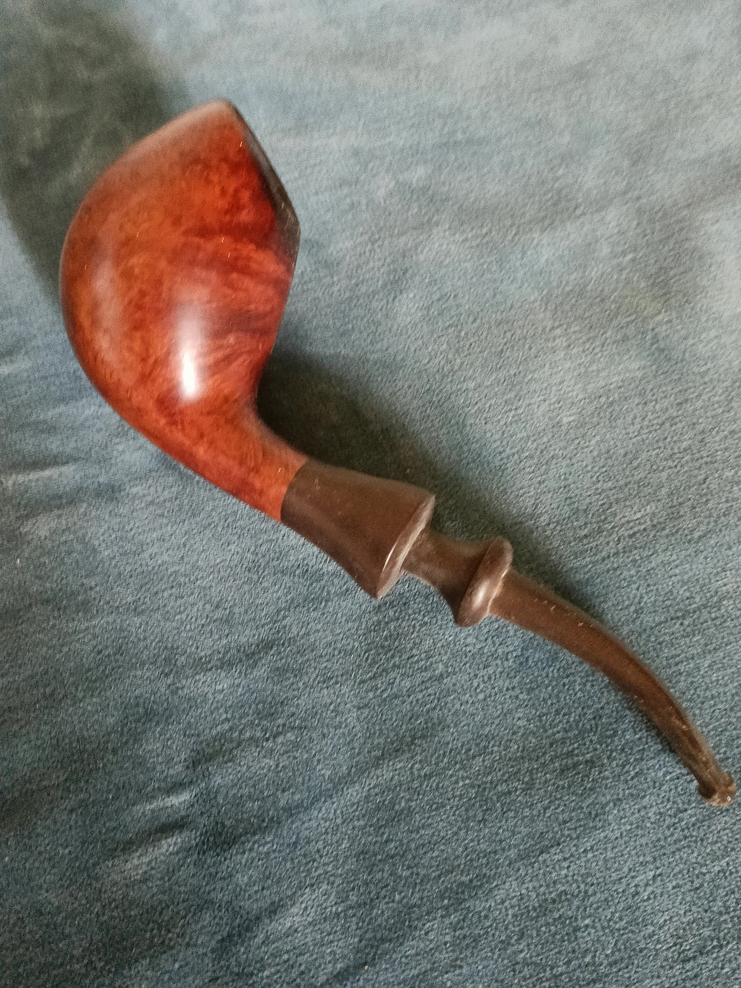 Stanwell 35M fait main au Danemark pipe en bois , en état d'usage .