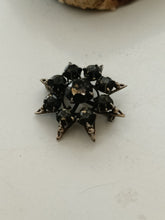 Charger l'image dans la galerie, Broche étoile en argent début XXÈME, avec cristaux blancs et noir taillé
