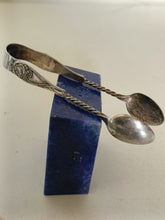 Charger l'image dans la galerie, Klamen Allemagne pince à sucre en métal argenté , motif art nouveau lière
