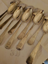 Charger l'image dans la galerie, Série de 10 grandes cuillères en métal argenté
