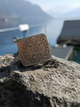 Charger l'image dans la galerie, 1 gulden en argent  1704 ville de Ulm , monnaie de siège. État Allemand
