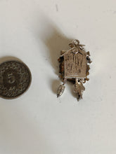 Charger l'image dans la galerie, Petit pendentif coucou en argent 0,800
