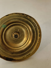 Charger l'image dans la galerie, Petit bougeoir de toilette d'époque restauration en bronze
