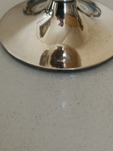 Charger l&#39;image dans la galerie, Jezler vase en argent 0.800 XXÈME
