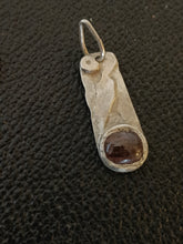 Charger l&#39;image dans la galerie, Pendentif moderniste en argent et améthyste
