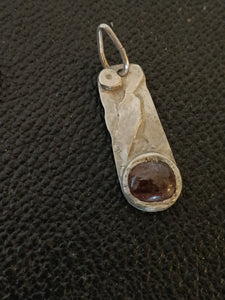 Pendentif moderniste en argent et améthyste