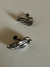 Charger l'image dans la galerie, Mexique paire de clip d'oreilles design en argent massif
