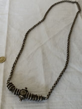 Charger l'image dans la galerie, Inde fin XIXÈME grand collier en argent massif . Usure du temps ,mais bon état général
