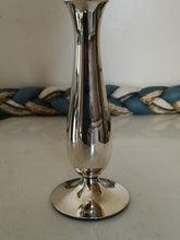 Charger l&#39;image dans la galerie, Jezler vase en argent 0.800 XXÈME
