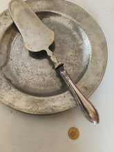 Charger l'image dans la galerie, Jezler le ruban pelle à gâteau manche en argent 0.800
