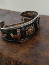 Charger l'image dans la galerie, Bracelet traditionnel Péruvien, en argent Sterling 0,925 et animaux totem en or 18k  , travail XXÈME

